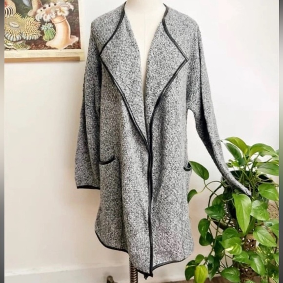 LOFT Cardigan - Picture 2 of 3